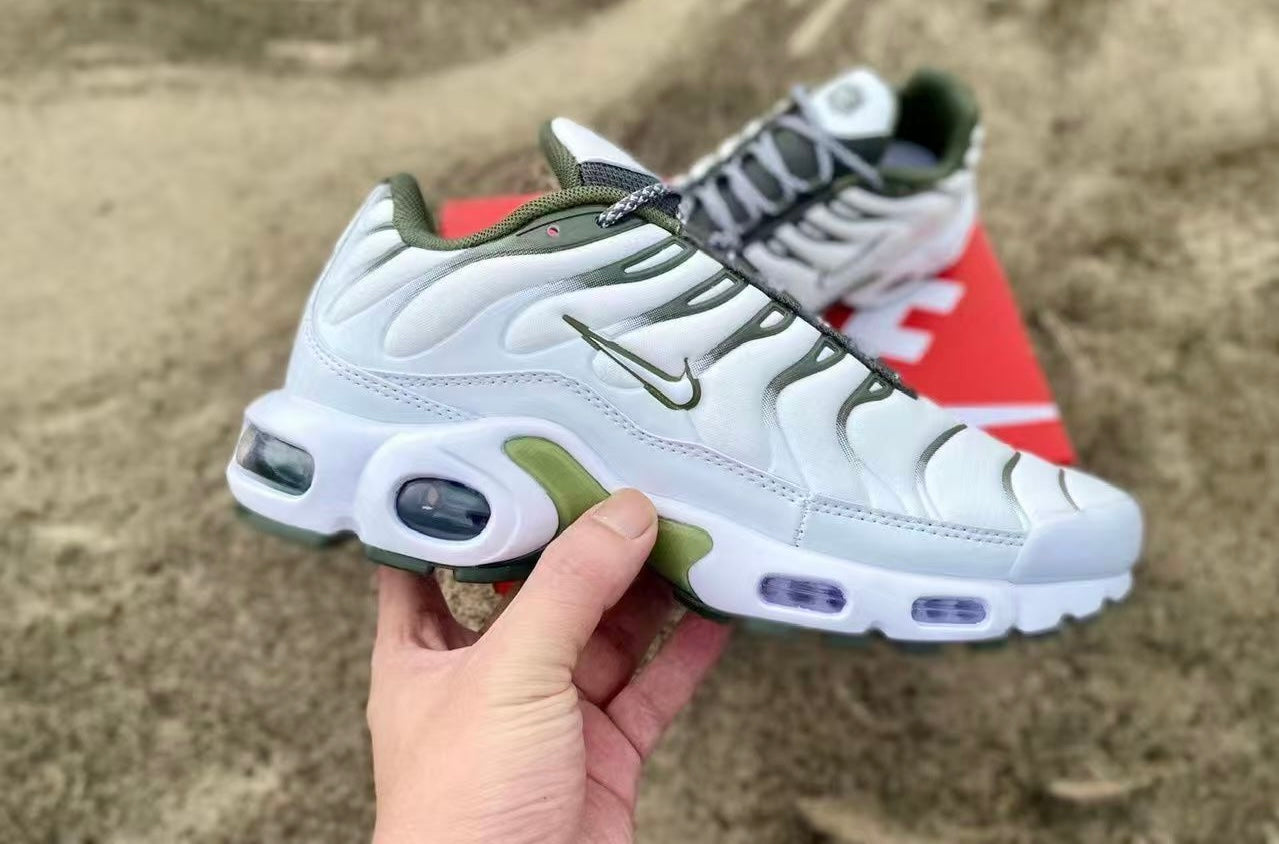 NIKE AIR MAX PLUS "WHITE AND GREEN"