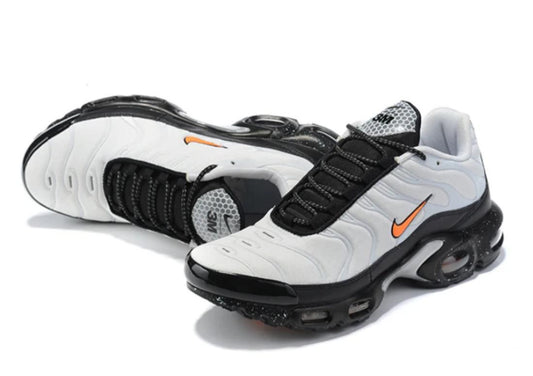 NIKE AIR MAX PLUS "WHITE/BLACK"